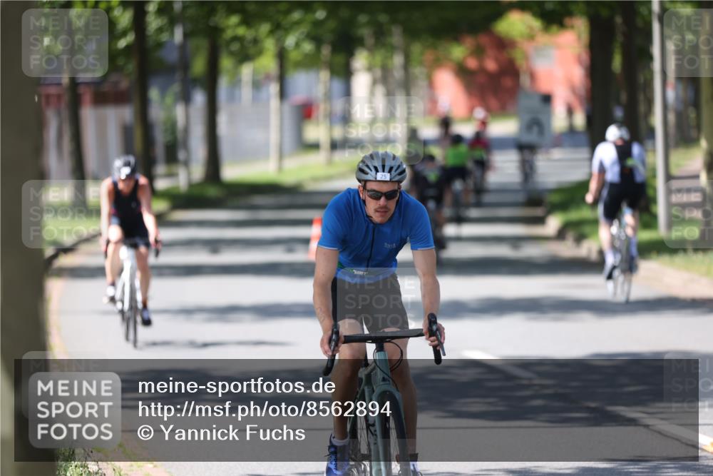 10.08.2025 - GEWOBA Citytriathlon Bremen Yannick Fuchs http://msf.ph/oto/8562894 10.08.2025 14:33:39 Radfahren 2, 25, 48, 65, 138, 440, 514, 519, 522 meine-sportfotos.de