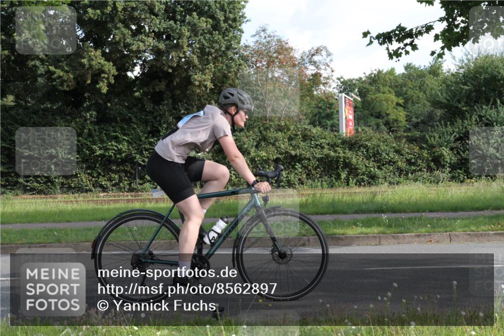 10.08.2025 - GEWOBA Citytriathlon Bremen Yannick Fuchs http://msf.ph/oto/8562897 10.08.2025 10:42:30 Radfahren 13, 17, 25, 89, 167, 175, 189, 199 meine-sportfotos.de