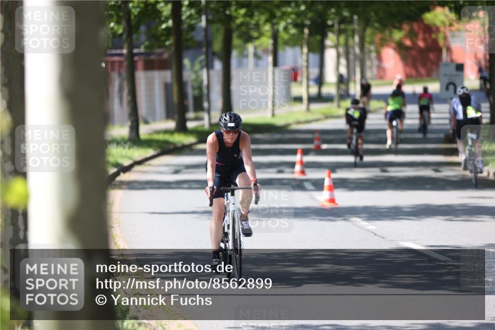 10.08.2025 - GEWOBA Citytriathlon Bremen Yannick Fuchs http://msf.ph/oto/8562899 10.08.2025 14:33:40 Radfahren 2, 25, 48, 65, 138, 440, 514, 519, 522 meine-sportfotos.de