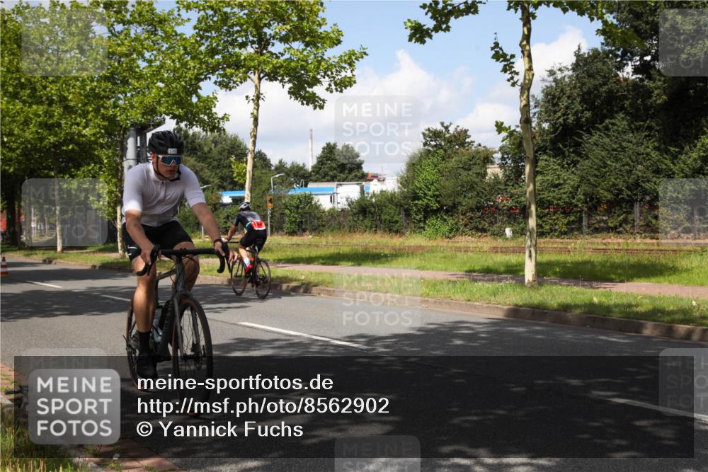 10.08.2025 - GEWOBA Citytriathlon Bremen Yannick Fuchs http://msf.ph/oto/8562902 10.08.2025 12:31:22 Radfahren 575, 616, 621, 630, 649, 753, 801, 863, 894, 905 meine-sportfotos.de