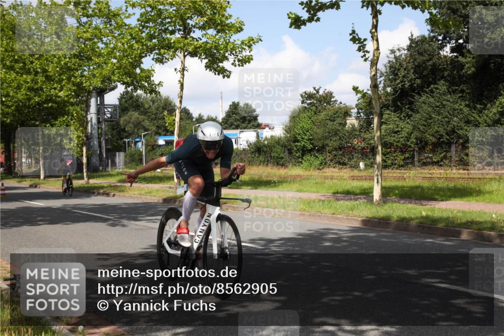10.08.2025 - GEWOBA Citytriathlon Bremen Yannick Fuchs http://msf.ph/oto/8562905 10.08.2025 12:31:23 Radfahren 564, 575, 616, 621, 630, 649, 753, 788, 793, 801, 863, 894, 905 meine-sportfotos.de