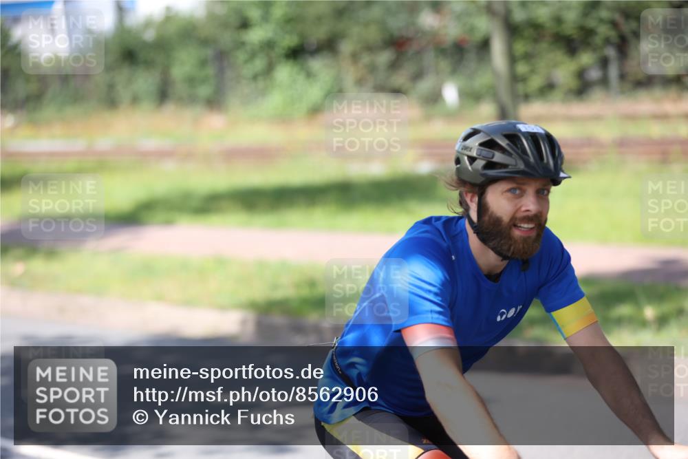 10.08.2025 - GEWOBA Citytriathlon Bremen Yannick Fuchs http://msf.ph/oto/8562906 10.08.2025 14:34:02 Radfahren 55, 65, 92, 151, 364, 388, 451, 507, 522, 530 meine-sportfotos.de