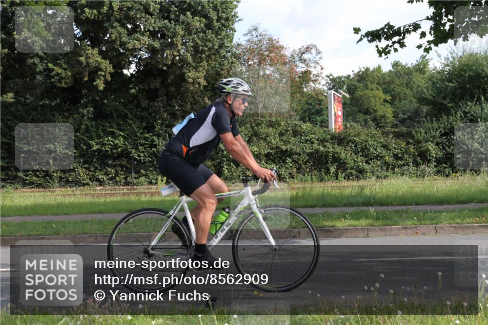 10.08.2025 - GEWOBA Citytriathlon Bremen Yannick Fuchs http://msf.ph/oto/8562909 10.08.2025 10:42:35 Radfahren 13, 17, 89, 167, 175, 199 meine-sportfotos.de