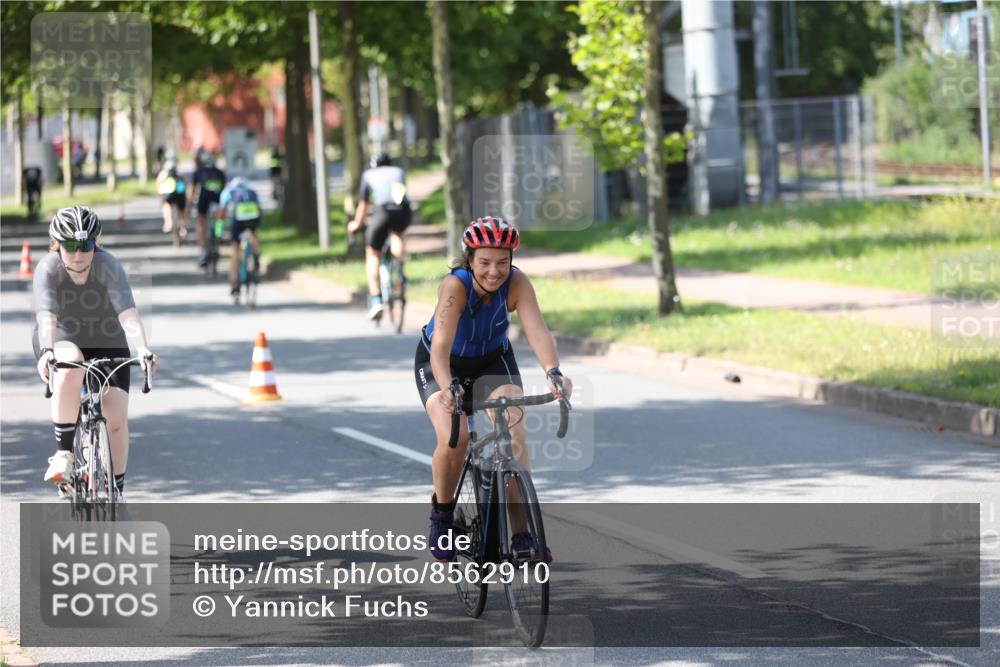 10.08.2025 - GEWOBA Citytriathlon Bremen Yannick Fuchs http://msf.ph/oto/8562910 10.08.2025 14:34:04 Radfahren 55, 65, 92, 151, 364, 388, 451, 507, 515, 530 meine-sportfotos.de