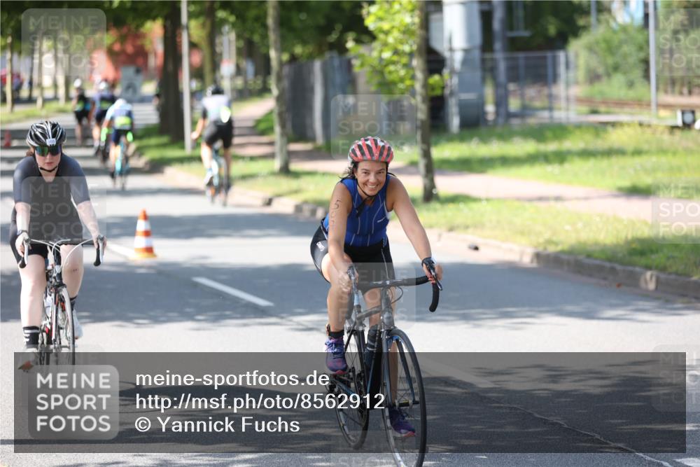 10.08.2025 - GEWOBA Citytriathlon Bremen Yannick Fuchs http://msf.ph/oto/8562912 10.08.2025 14:34:04 Radfahren 55, 65, 92, 151, 364, 388, 451, 507, 515, 530 meine-sportfotos.de