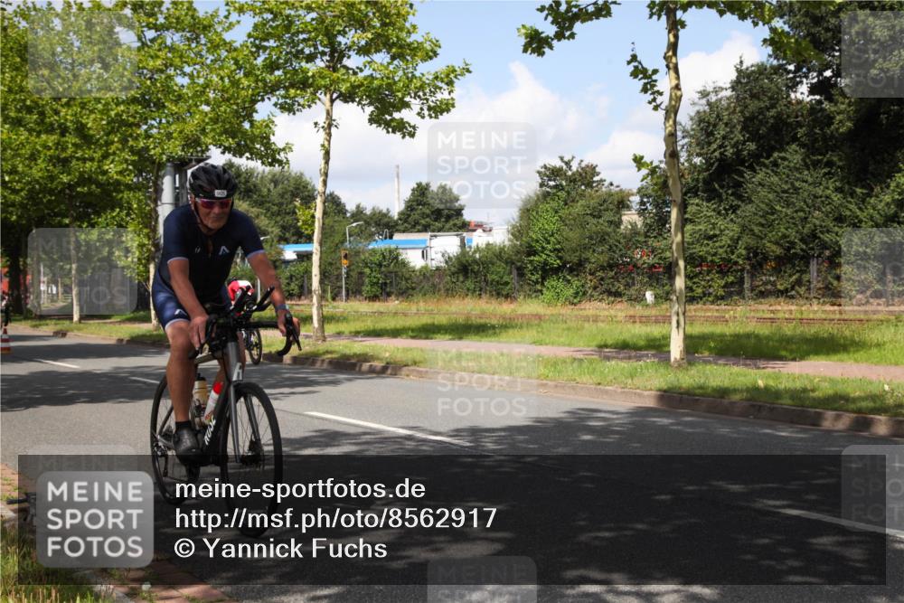 10.08.2025 - GEWOBA Citytriathlon Bremen Yannick Fuchs http://msf.ph/oto/8562917 10.08.2025 12:31:27 Radfahren 564, 575, 616, 630, 649, 655, 753, 788, 793, 863, 894, 905, 950 meine-sportfotos.de