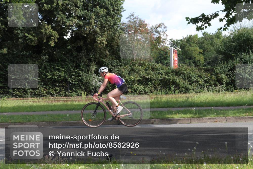 10.08.2025 - GEWOBA Citytriathlon Bremen Yannick Fuchs http://msf.ph/oto/8562926 10.08.2025 10:42:42 Radfahren 13, 17, 89, 175, 199 meine-sportfotos.de