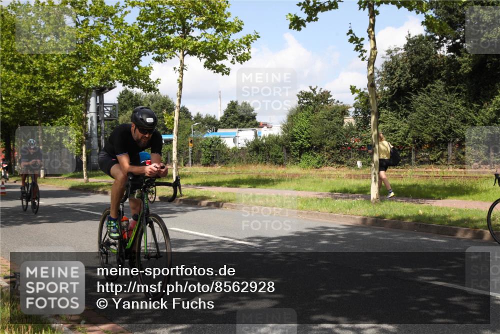10.08.2025 - GEWOBA Citytriathlon Bremen Yannick Fuchs http://msf.ph/oto/8562928 10.08.2025 12:31:32 Radfahren 564, 575, 616, 630, 649, 654, 655, 788, 793, 863, 894, 905, 950 meine-sportfotos.de