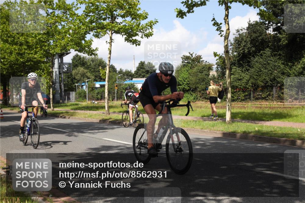 10.08.2025 - GEWOBA Citytriathlon Bremen Yannick Fuchs http://msf.ph/oto/8562931 10.08.2025 12:31:33 Radfahren 564, 616, 649, 654, 655, 788, 793, 863, 894, 905, 950 meine-sportfotos.de