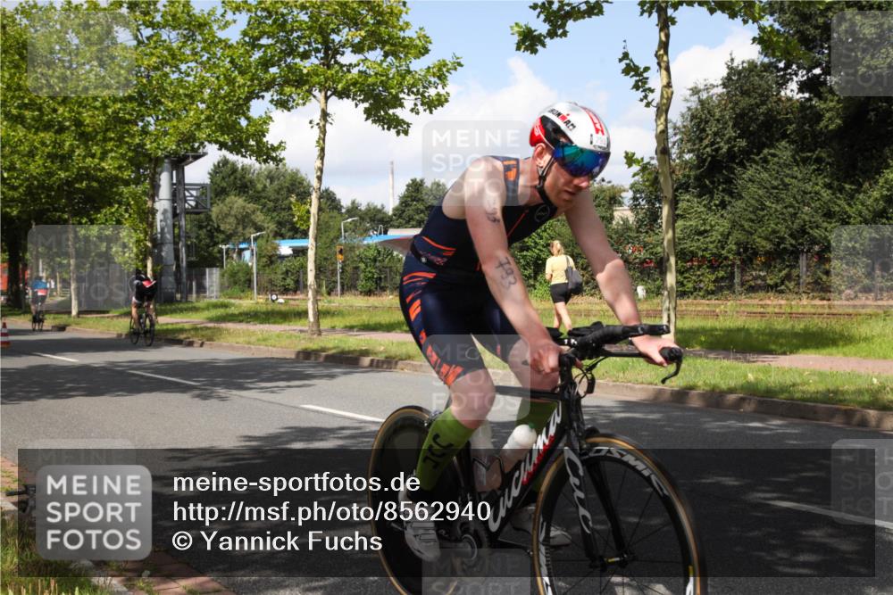 10.08.2025 - GEWOBA Citytriathlon Bremen Yannick Fuchs http://msf.ph/oto/8562940 10.08.2025 12:31:34 Radfahren 564, 616, 649, 654, 655, 666, 788, 793, 863, 894, 905, 950 meine-sportfotos.de
