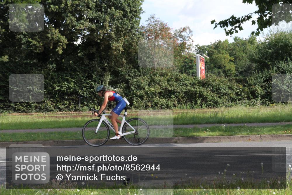 10.08.2025 - GEWOBA Citytriathlon Bremen Yannick Fuchs http://msf.ph/oto/8562944 10.08.2025 10:42:53 Radfahren 17, 438 meine-sportfotos.de