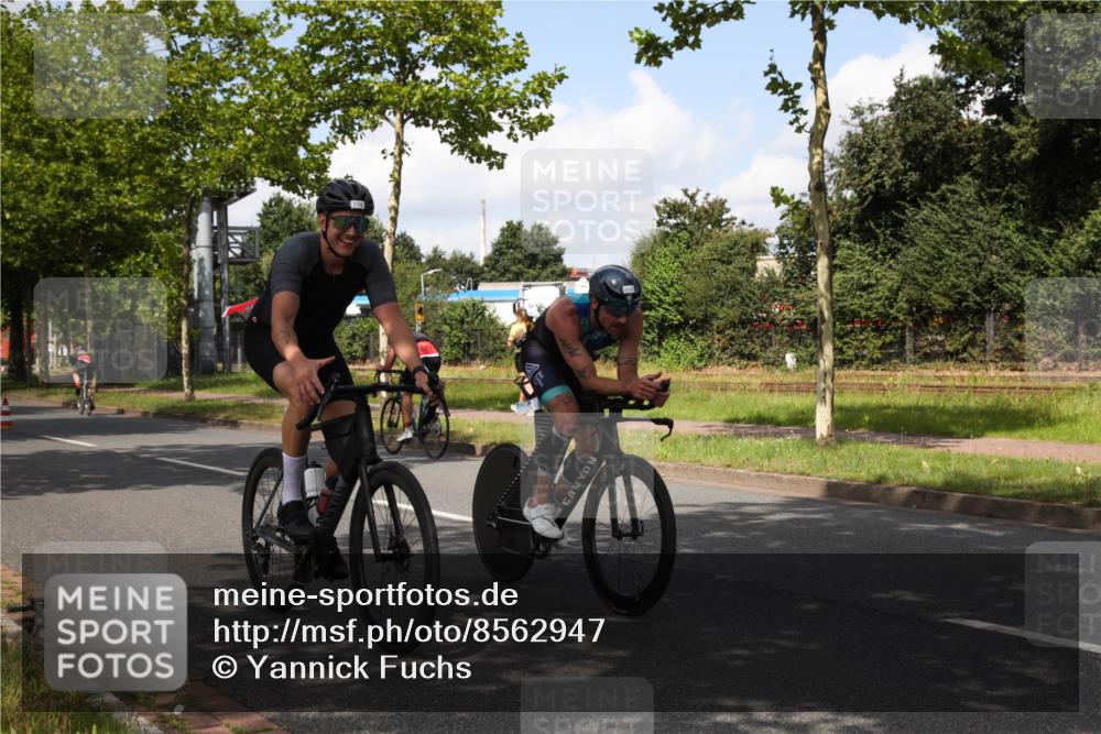 10.08.2025 - GEWOBA Citytriathlon Bremen Yannick Fuchs http://msf.ph/oto/8562947 10.08.2025 12:31:38 Radfahren 564, 616, 649, 654, 655, 666, 667, 788, 793, 863, 894, 950 meine-sportfotos.de