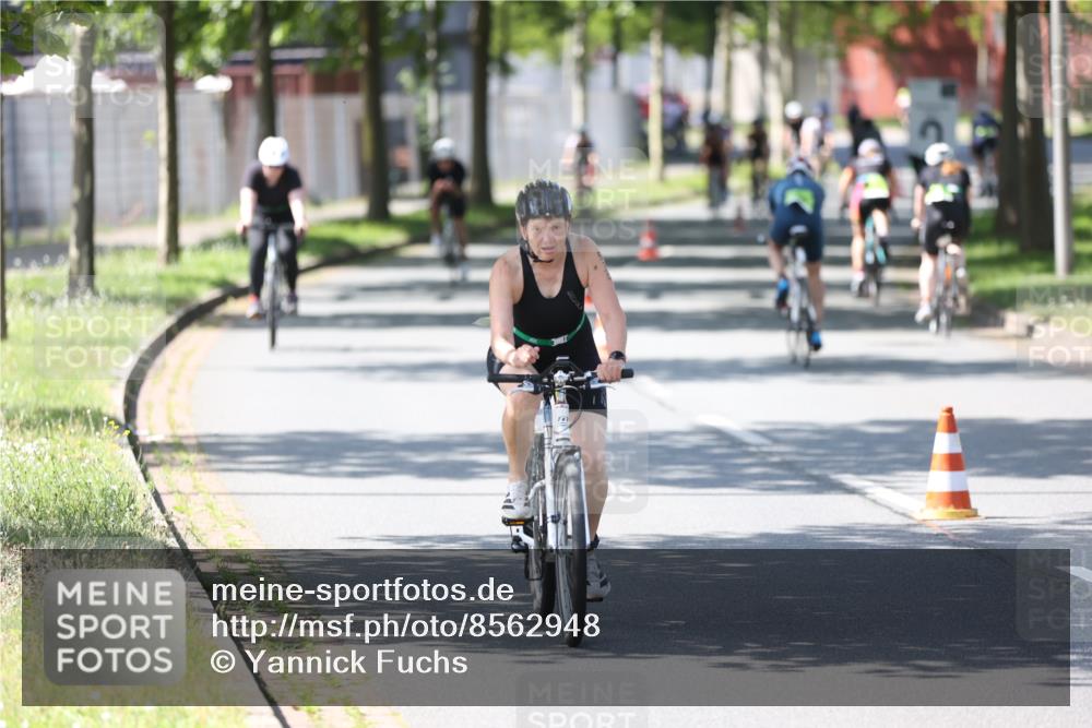 10.08.2025 - GEWOBA Citytriathlon Bremen Yannick Fuchs http://msf.ph/oto/8562948 10.08.2025 14:34:10 Radfahren 45, 55, 76, 92, 151, 214, 364, 388, 424, 443, 451, 507, 515, 530 meine-sportfotos.de
