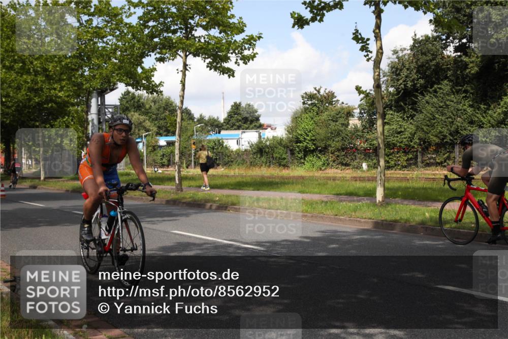 10.08.2025 - GEWOBA Citytriathlon Bremen Yannick Fuchs http://msf.ph/oto/8562952 10.08.2025 12:31:40 Radfahren 552, 564, 616, 649, 654, 655, 666, 667, 788, 793, 863, 950 meine-sportfotos.de