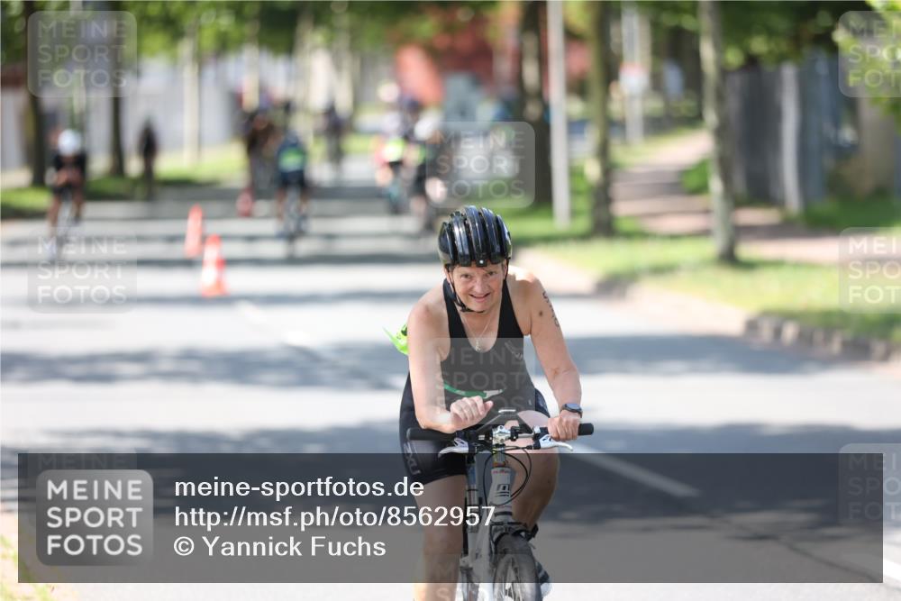 10.08.2025 - GEWOBA Citytriathlon Bremen Yannick Fuchs http://msf.ph/oto/8562957 10.08.2025 14:34:11 Radfahren 45, 55, 76, 151, 214, 364, 388, 424, 443, 451, 507, 515, 530 meine-sportfotos.de