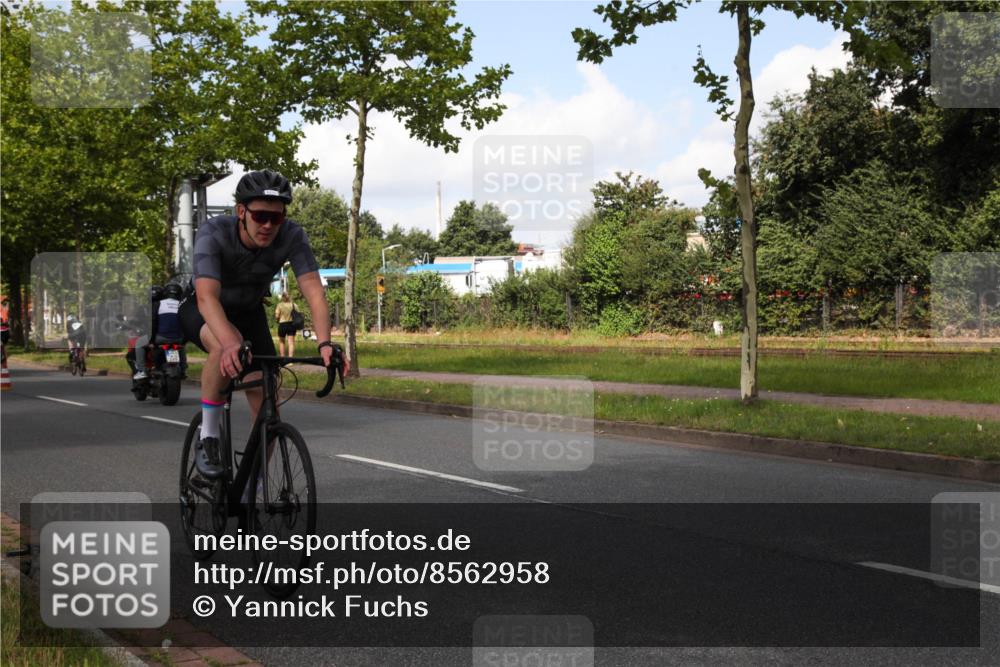 10.08.2025 - GEWOBA Citytriathlon Bremen Yannick Fuchs http://msf.ph/oto/8562958 10.08.2025 12:31:45 Radfahren 552, 564, 615, 627, 649, 654, 655, 666, 667, 788, 793, 863, 873, 950 meine-sportfotos.de