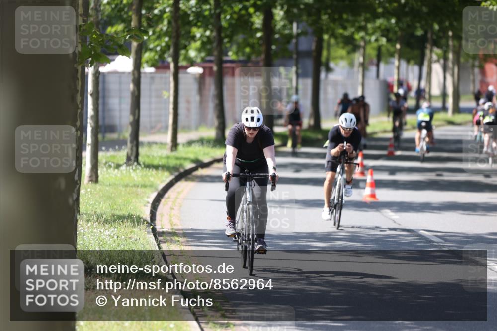 10.08.2025 - GEWOBA Citytriathlon Bremen Yannick Fuchs http://msf.ph/oto/8562964 10.08.2025 14:34:13 Radfahren 45, 55, 76, 143, 151, 214, 316, 364, 388, 424, 443, 451, 507, 515, 530 meine-sportfotos.de