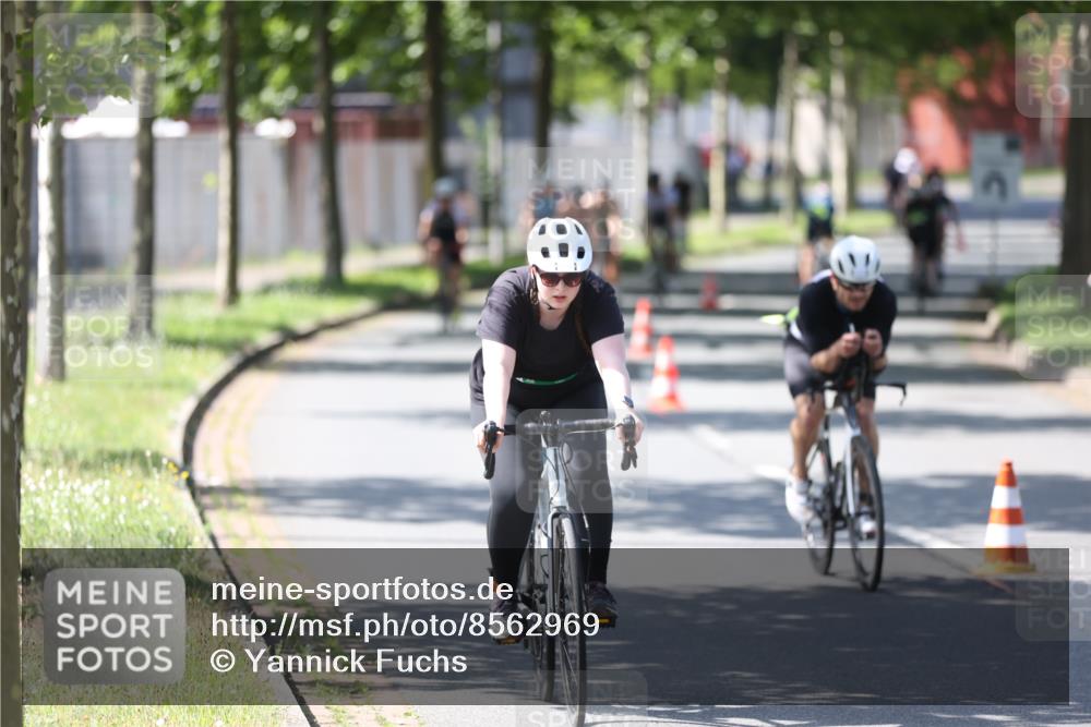 10.08.2025 - GEWOBA Citytriathlon Bremen Yannick Fuchs http://msf.ph/oto/8562969 10.08.2025 14:34:13 Radfahren 45, 55, 76, 143, 151, 214, 316, 364, 388, 424, 443, 451, 507, 515, 530 meine-sportfotos.de
