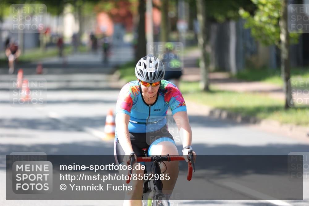 10.08.2025 - GEWOBA Citytriathlon Bremen Yannick Fuchs http://msf.ph/oto/8562985 10.08.2025 14:34:22 Radfahren 45, 76, 79, 88, 143, 144, 146, 214, 304, 316, 364, 375, 392, 424, 443, 515, 524 meine-sportfotos.de