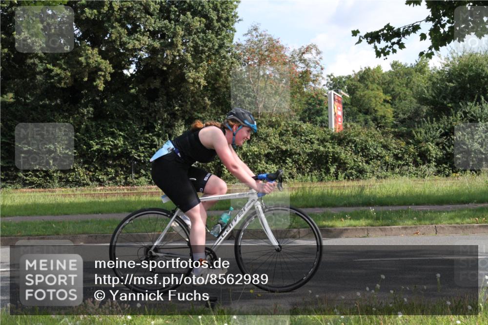 10.08.2025 - GEWOBA Citytriathlon Bremen Yannick Fuchs http://msf.ph/oto/8562989 10.08.2025 10:43:22 Radfahren 27, 51, 149, 361, 415, 422 meine-sportfotos.de