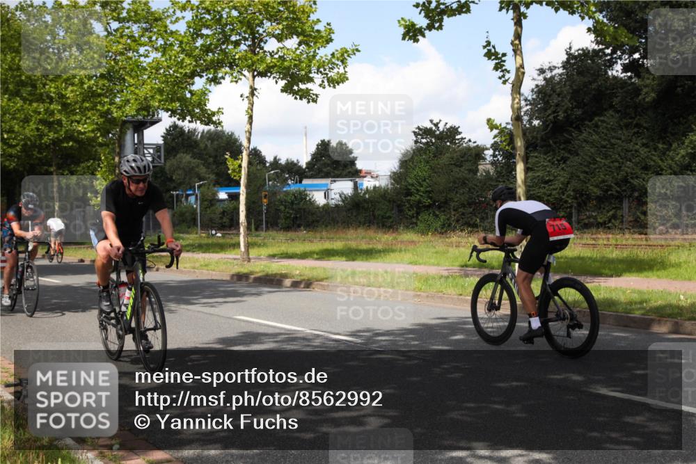 10.08.2025 - GEWOBA Citytriathlon Bremen Yannick Fuchs http://msf.ph/oto/8562992 10.08.2025 12:32:04 Radfahren 552, 615, 627, 657, 682, 689, 770, 806, 838, 839, 857, 873, 876, 888, 897 meine-sportfotos.de
