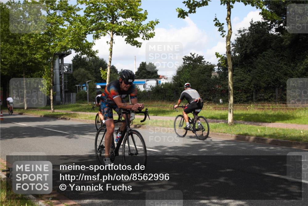 10.08.2025 - GEWOBA Citytriathlon Bremen Yannick Fuchs http://msf.ph/oto/8562996 10.08.2025 12:32:05 Radfahren 552, 615, 627, 657, 682, 689, 770, 806, 838, 839, 857, 873, 876, 888, 897 meine-sportfotos.de