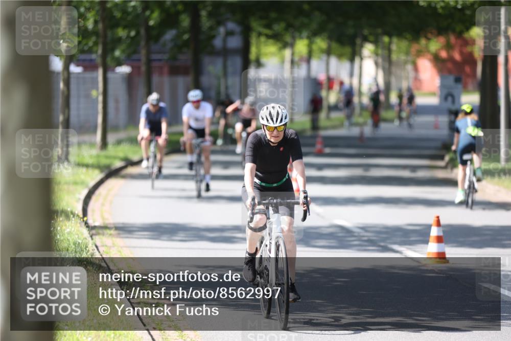 10.08.2025 - GEWOBA Citytriathlon Bremen Yannick Fuchs http://msf.ph/oto/8562997 10.08.2025 14:34:23 Radfahren 45, 76, 79, 88, 143, 144, 146, 214, 304, 316, 375, 392, 424, 443, 515, 524 meine-sportfotos.de