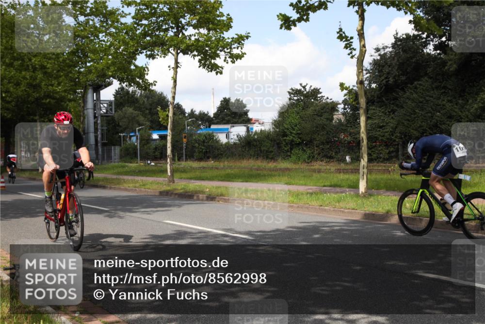 10.08.2025 - GEWOBA Citytriathlon Bremen Yannick Fuchs http://msf.ph/oto/8562998 10.08.2025 12:32:07 Radfahren 551, 615, 627, 657, 682, 689, 770, 806, 838, 839, 857, 873, 876, 888, 897 meine-sportfotos.de