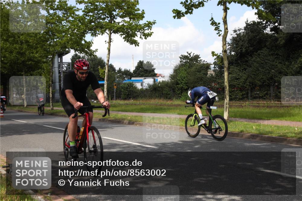 10.08.2025 - GEWOBA Citytriathlon Bremen Yannick Fuchs http://msf.ph/oto/8563002 10.08.2025 12:32:07 Radfahren 551, 615, 627, 657, 682, 689, 770, 806, 838, 839, 857, 873, 876, 888, 897 meine-sportfotos.de
