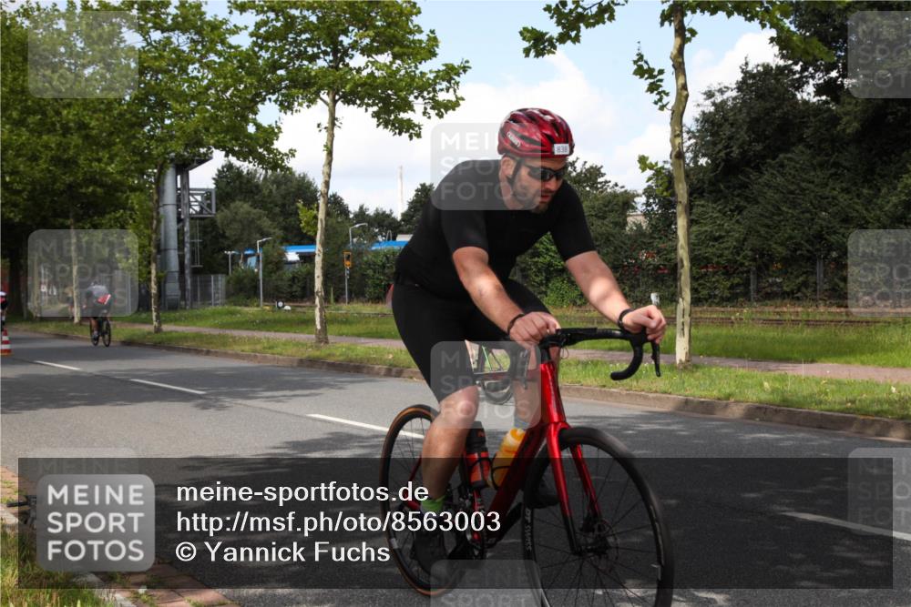 10.08.2025 - GEWOBA Citytriathlon Bremen Yannick Fuchs http://msf.ph/oto/8563003 10.08.2025 12:32:07 Radfahren 551, 615, 627, 657, 682, 689, 770, 806, 838, 839, 857, 873, 876, 888, 897 meine-sportfotos.de