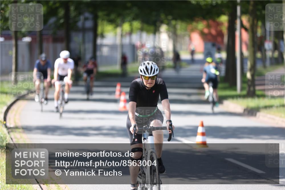 10.08.2025 - GEWOBA Citytriathlon Bremen Yannick Fuchs http://msf.ph/oto/8563004 10.08.2025 14:34:24 Radfahren 45, 76, 79, 88, 143, 144, 146, 214, 304, 316, 375, 392, 424, 443, 515, 524 meine-sportfotos.de