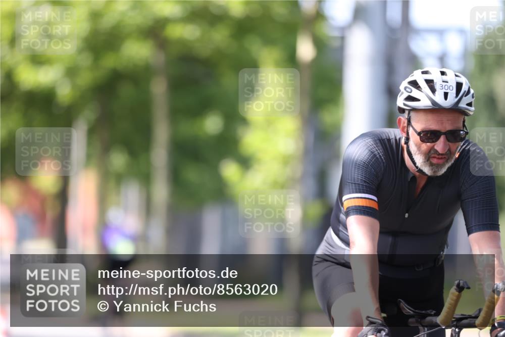 10.08.2025 - GEWOBA Citytriathlon Bremen Yannick Fuchs http://msf.ph/oto/8563020 10.08.2025 14:34:43 Radfahren 23, 31, 79, 88, 144, 146, 300, 465, 502, 511, 524 meine-sportfotos.de