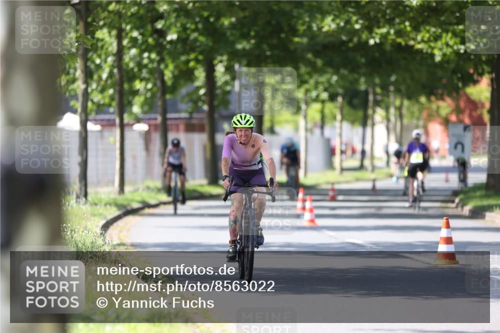 10.08.2025 - GEWOBA Citytriathlon Bremen Yannick Fuchs http://msf.ph/oto/8563022 10.08.2025 14:34:47 Radfahren 23, 31, 72, 79, 268, 300, 413, 465, 502, 511 meine-sportfotos.de