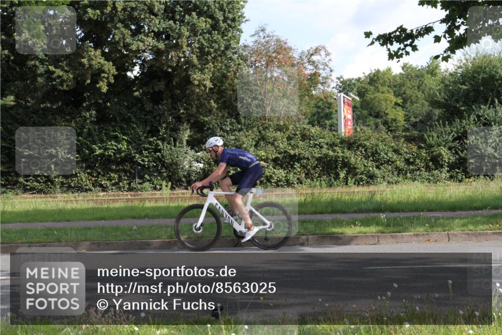 10.08.2025 - GEWOBA Citytriathlon Bremen Yannick Fuchs http://msf.ph/oto/8563025 10.08.2025 10:43:32 Radfahren 53, 217, 361, 422, 487 meine-sportfotos.de