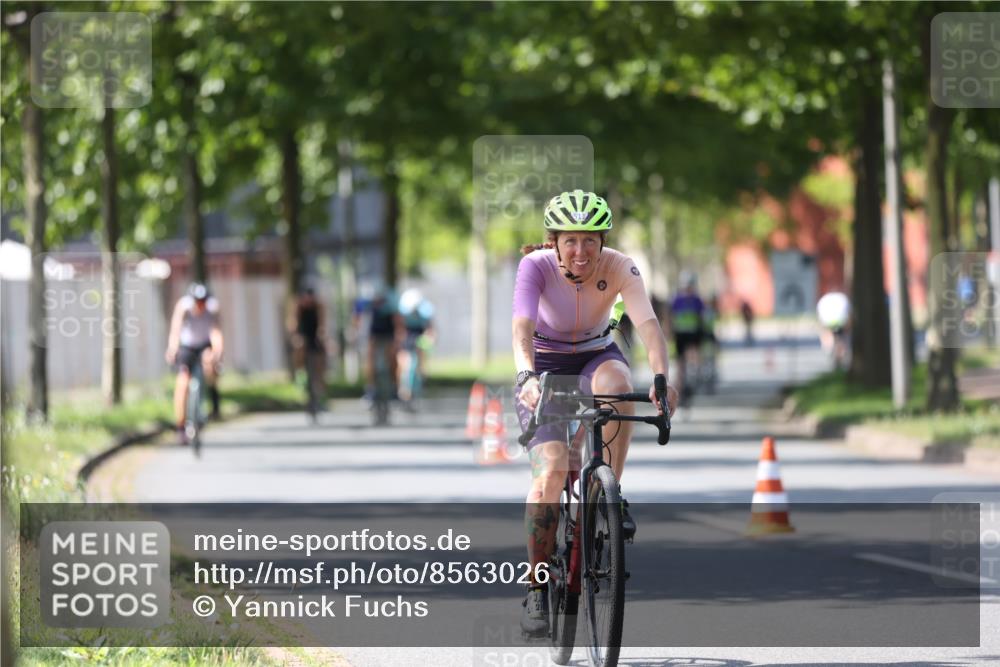 10.08.2025 - GEWOBA Citytriathlon Bremen Yannick Fuchs http://msf.ph/oto/8563026 10.08.2025 14:34:48 Radfahren 23, 31, 72, 268, 300, 413, 465, 502, 511 meine-sportfotos.de