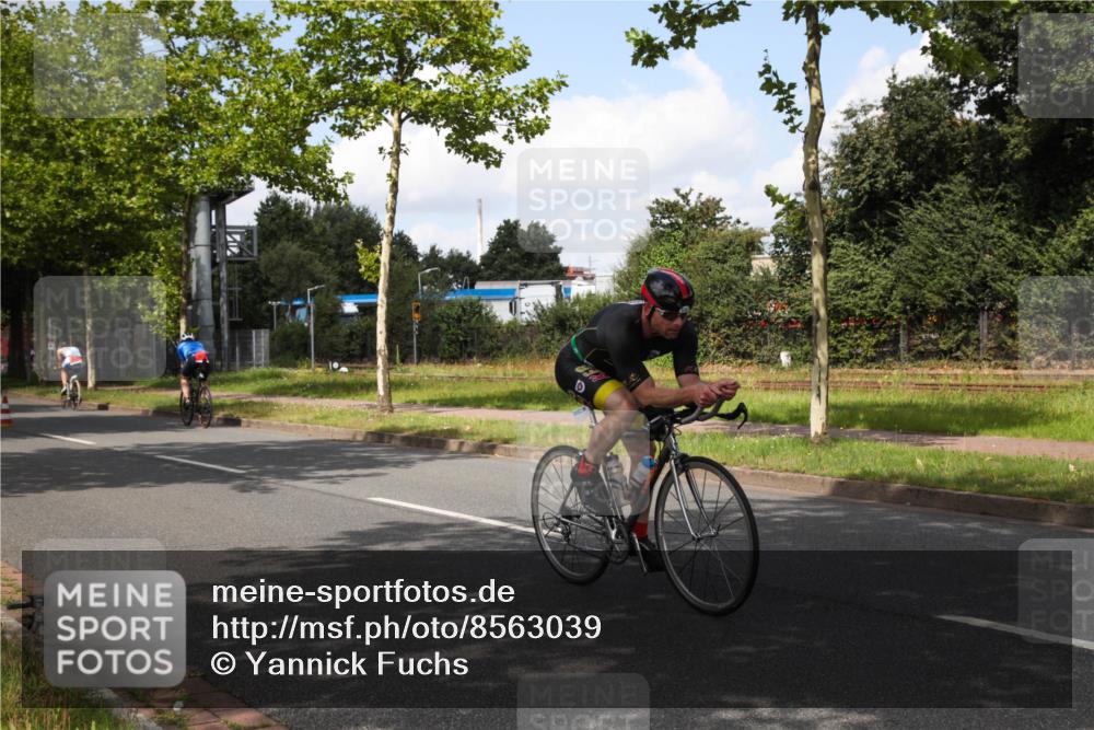 10.08.2025 - GEWOBA Citytriathlon Bremen Yannick Fuchs http://msf.ph/oto/8563039 10.08.2025 12:32:27 Radfahren 551, 641, 643, 648, 735, 776, 840, 959, 1017 meine-sportfotos.de