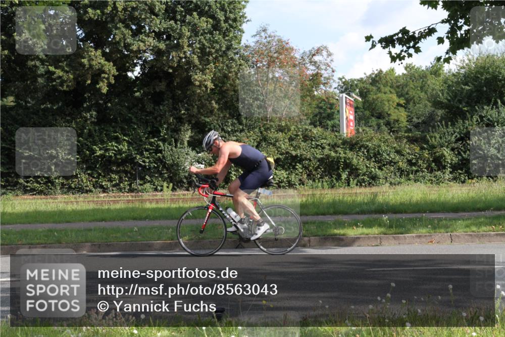 10.08.2025 - GEWOBA Citytriathlon Bremen Yannick Fuchs http://msf.ph/oto/8563043 10.08.2025 10:43:40 Radfahren 53, 217, 361, 422, 425, 487, 507 meine-sportfotos.de