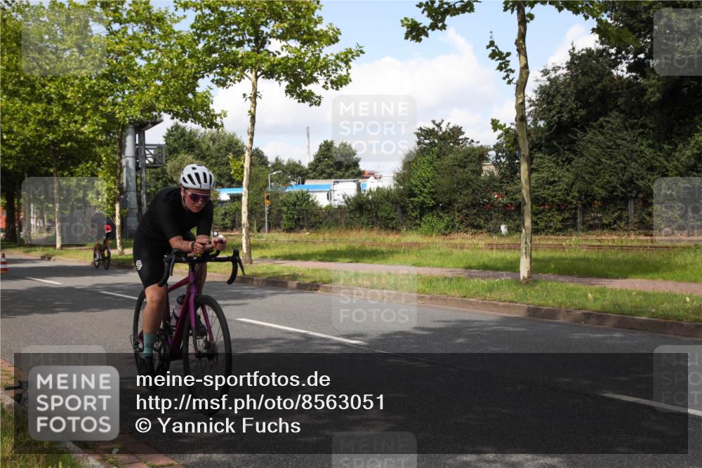 10.08.2025 - GEWOBA Citytriathlon Bremen Yannick Fuchs http://msf.ph/oto/8563051 10.08.2025 12:32:41 Radfahren 566, 641, 643, 840, 852, 959, 1017 meine-sportfotos.de