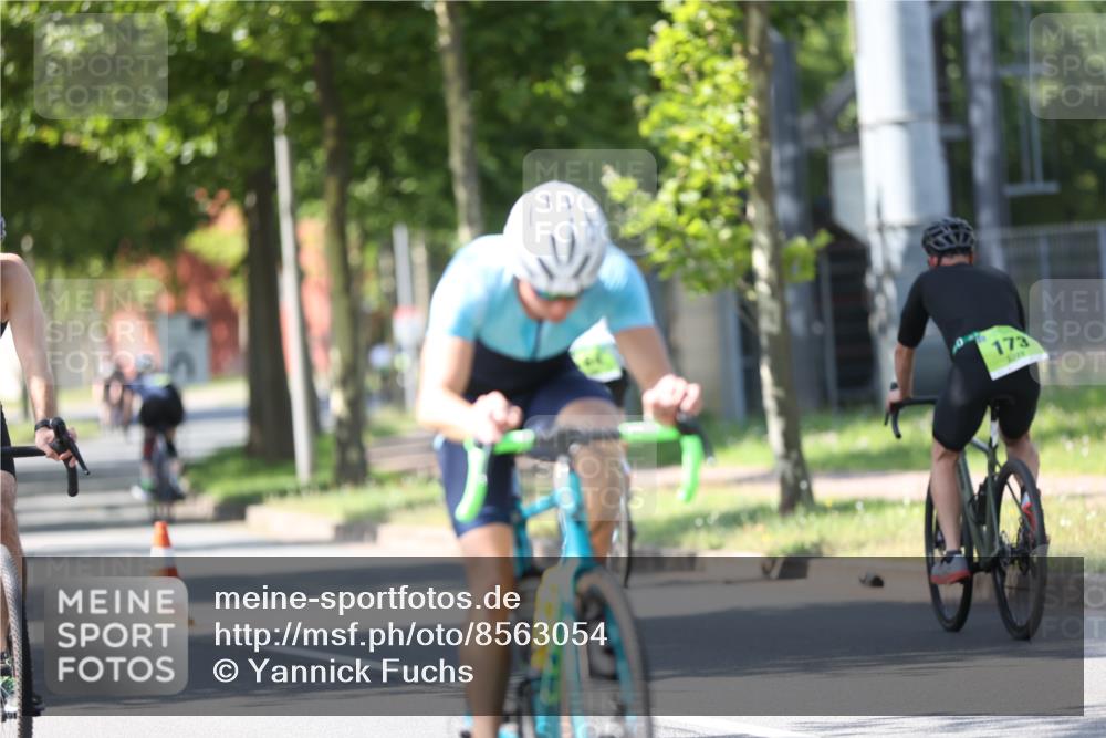 10.08.2025 - GEWOBA Citytriathlon Bremen Yannick Fuchs http://msf.ph/oto/8563054 10.08.2025 14:34:54 Radfahren 23, 31, 72, 268, 300, 340, 413, 430, 502, 511 meine-sportfotos.de