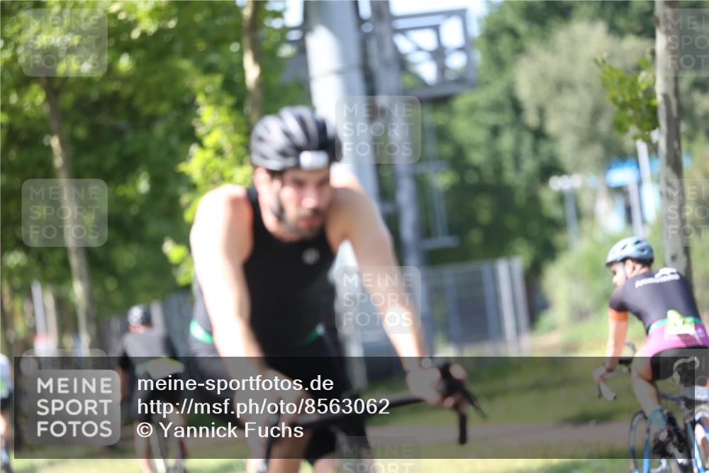 10.08.2025 - GEWOBA Citytriathlon Bremen Yannick Fuchs http://msf.ph/oto/8563062 10.08.2025 14:34:55 Radfahren 23, 31, 72, 268, 300, 340, 413, 430, 502, 511 meine-sportfotos.de