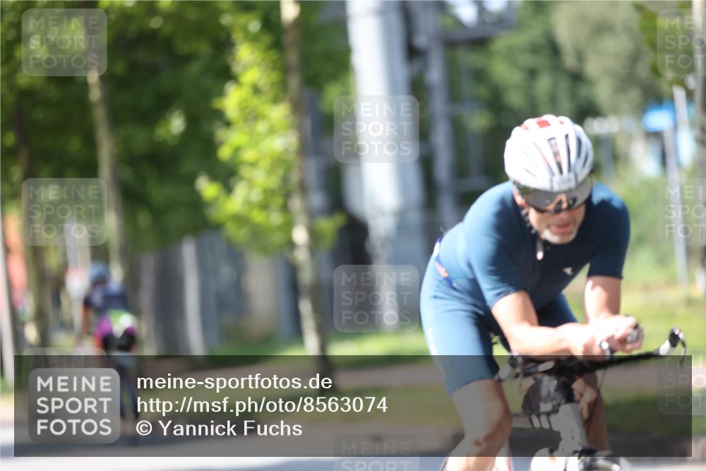 10.08.2025 - GEWOBA Citytriathlon Bremen Yannick Fuchs http://msf.ph/oto/8563074 10.08.2025 14:34:56 Radfahren 23, 31, 68, 72, 268, 300, 340, 413, 430, 502, 511 meine-sportfotos.de