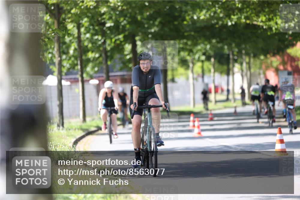 10.08.2025 - GEWOBA Citytriathlon Bremen Yannick Fuchs http://msf.ph/oto/8563077 10.08.2025 14:34:58 Radfahren 23, 31, 68, 72, 268, 340, 413, 430, 502, 511 meine-sportfotos.de