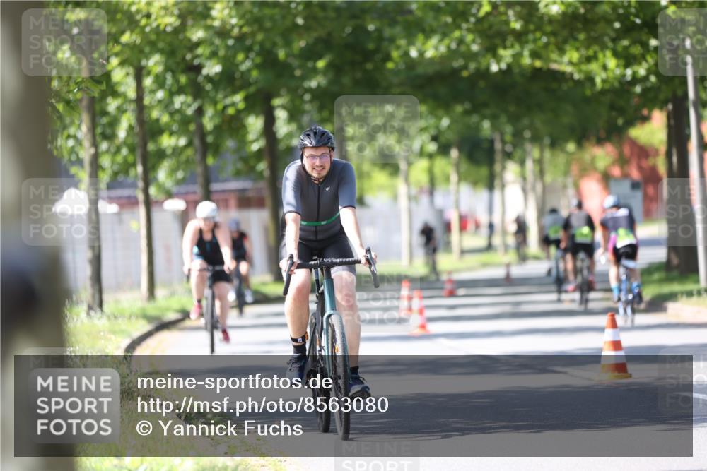 10.08.2025 - GEWOBA Citytriathlon Bremen Yannick Fuchs http://msf.ph/oto/8563080 10.08.2025 14:34:58 Radfahren 23, 31, 68, 72, 268, 340, 413, 430, 502, 511 meine-sportfotos.de