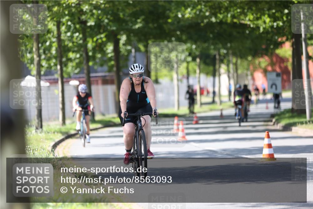 10.08.2025 - GEWOBA Citytriathlon Bremen Yannick Fuchs http://msf.ph/oto/8563093 10.08.2025 14:35:00 Radfahren 23, 31, 68, 72, 268, 340, 413, 430, 502 meine-sportfotos.de
