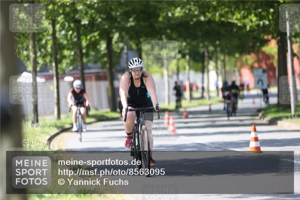10.08.2025 - GEWOBA Citytriathlon Bremen Yannick Fuchs http://msf.ph/oto/8563095 10.08.2025 14:35:00 Radfahren 23, 31, 68, 72, 268, 340, 413, 430, 502 meine-sportfotos.de