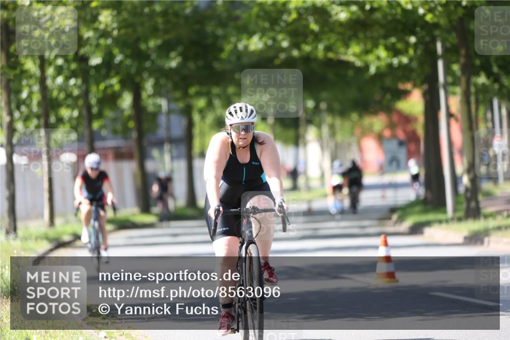 10.08.2025 - GEWOBA Citytriathlon Bremen Yannick Fuchs http://msf.ph/oto/8563096 10.08.2025 14:35:01 Radfahren 23, 31, 68, 72, 264, 268, 340, 413, 430, 502 meine-sportfotos.de