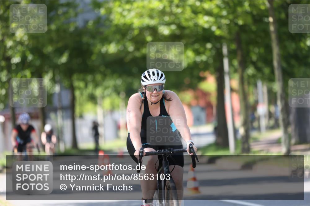 10.08.2025 - GEWOBA Citytriathlon Bremen Yannick Fuchs http://msf.ph/oto/8563103 10.08.2025 14:35:01 Radfahren 23, 31, 68, 72, 264, 268, 340, 413, 430, 502 meine-sportfotos.de