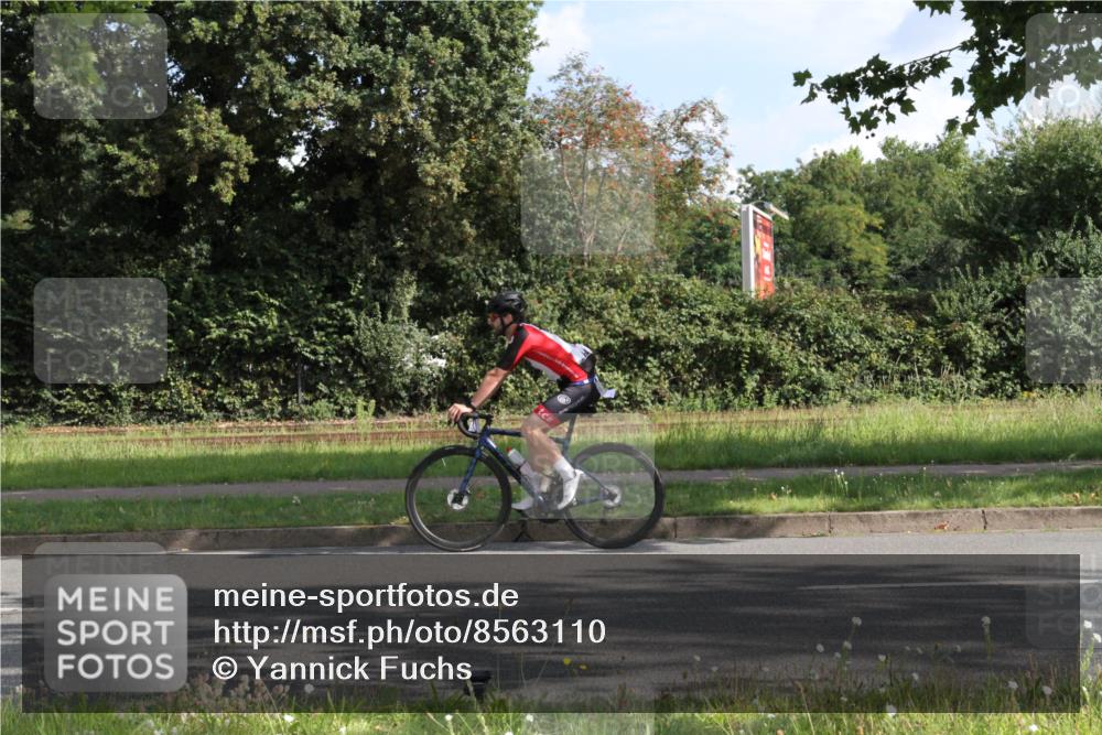 10.08.2025 - GEWOBA Citytriathlon Bremen Yannick Fuchs http://msf.ph/oto/8563110 10.08.2025 10:44:24 Radfahren 235, 351, 465, 511 meine-sportfotos.de