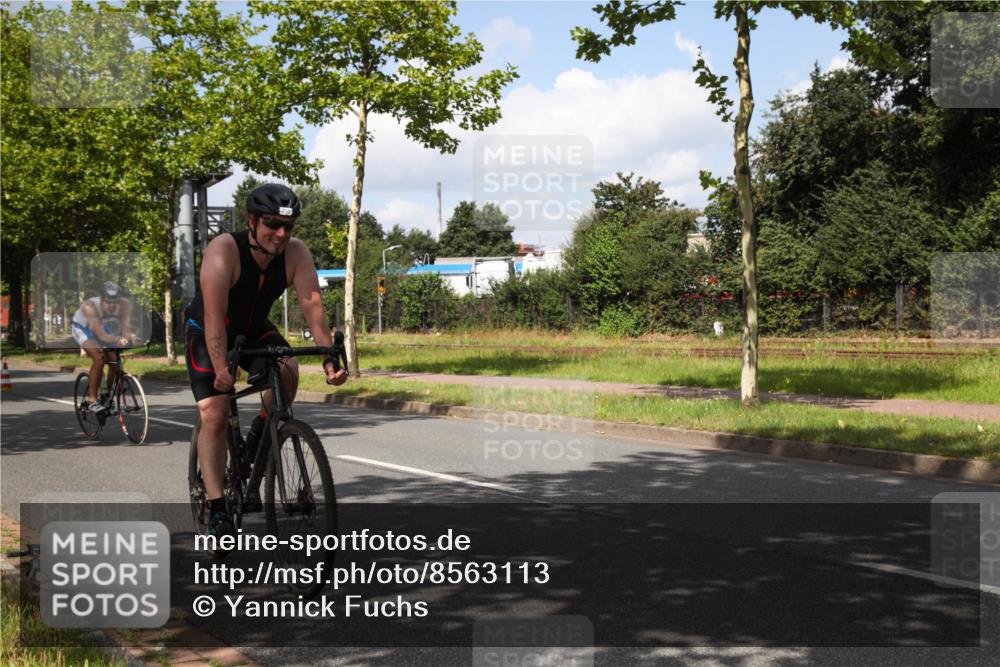 10.08.2025 - GEWOBA Citytriathlon Bremen Yannick Fuchs http://msf.ph/oto/8563113 10.08.2025 12:33:16 Radfahren 554, 708, 738, 824, 836, 859 meine-sportfotos.de