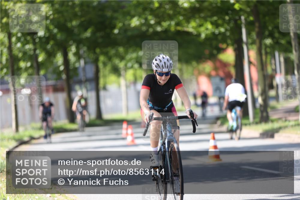 10.08.2025 - GEWOBA Citytriathlon Bremen Yannick Fuchs http://msf.ph/oto/8563114 10.08.2025 14:35:03 Radfahren 23, 31, 68, 72, 264, 268, 340, 398, 413, 430, 502 meine-sportfotos.de